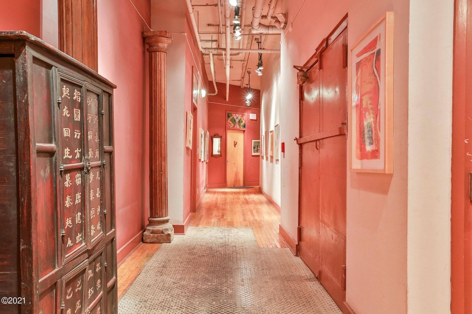 1130 N Carol DR — Photo 2